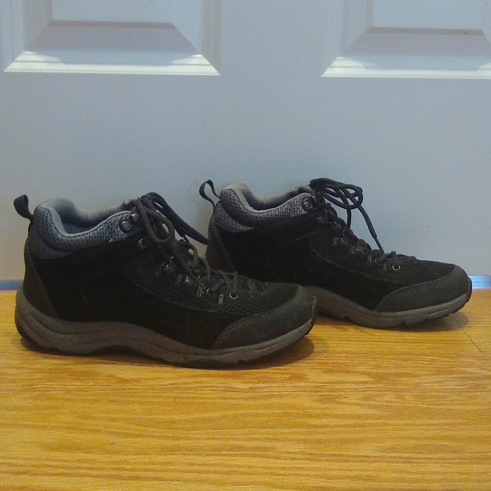 Vionic Cypress Hike Boot Shoe Sneaker